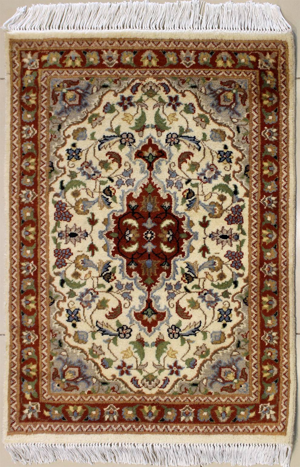 a 2x3 Rectangular Double Knot Rug Floral Design 100% Original Hand-Knotted in White,Red,Grey Colors RugsTC 2'0 x 3'2 Pak Persian Area Rug with Silk & Wool Pile